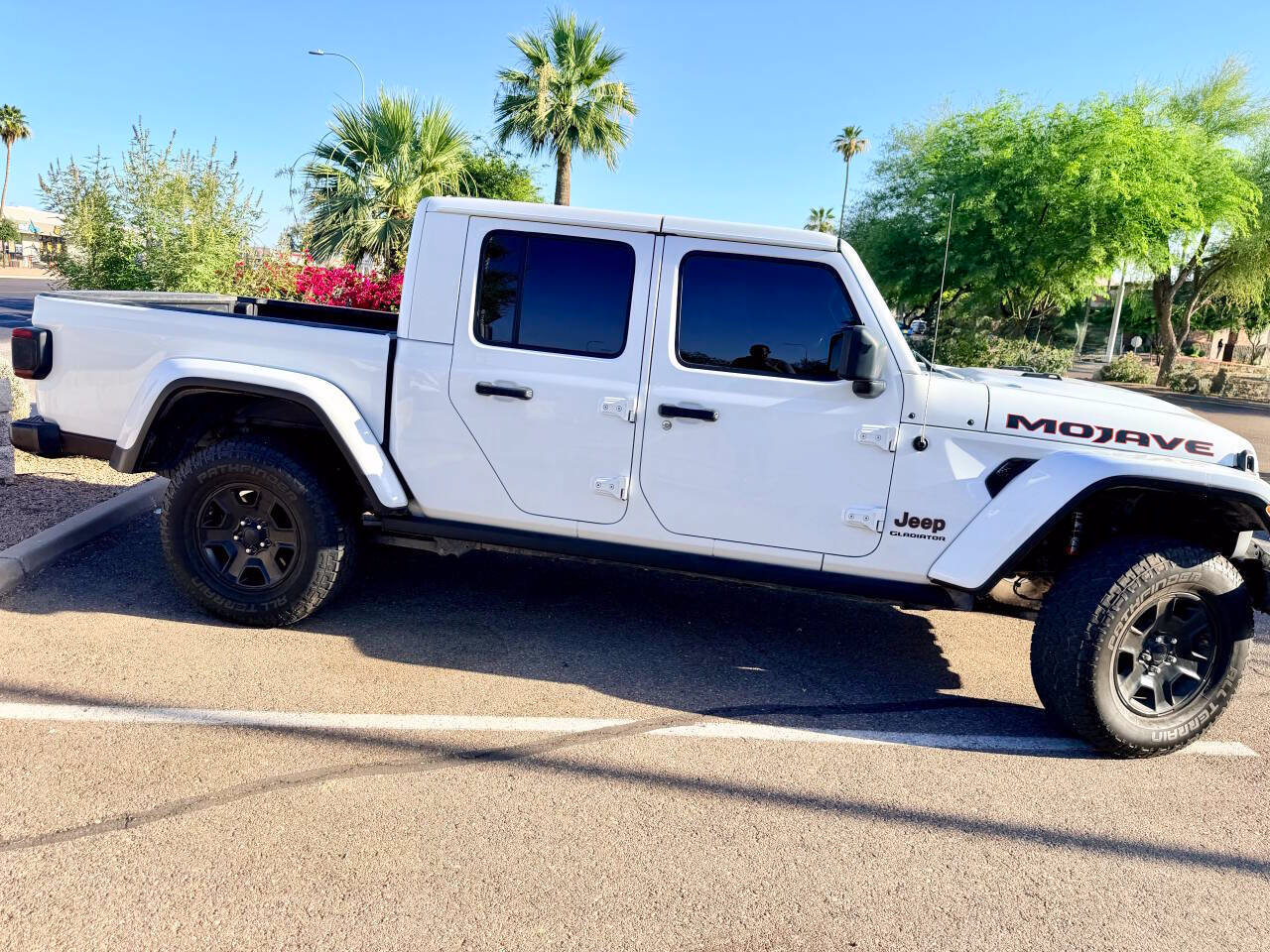 Used 2021 Jeep Gladiator Mojave AWD/4WD image 7