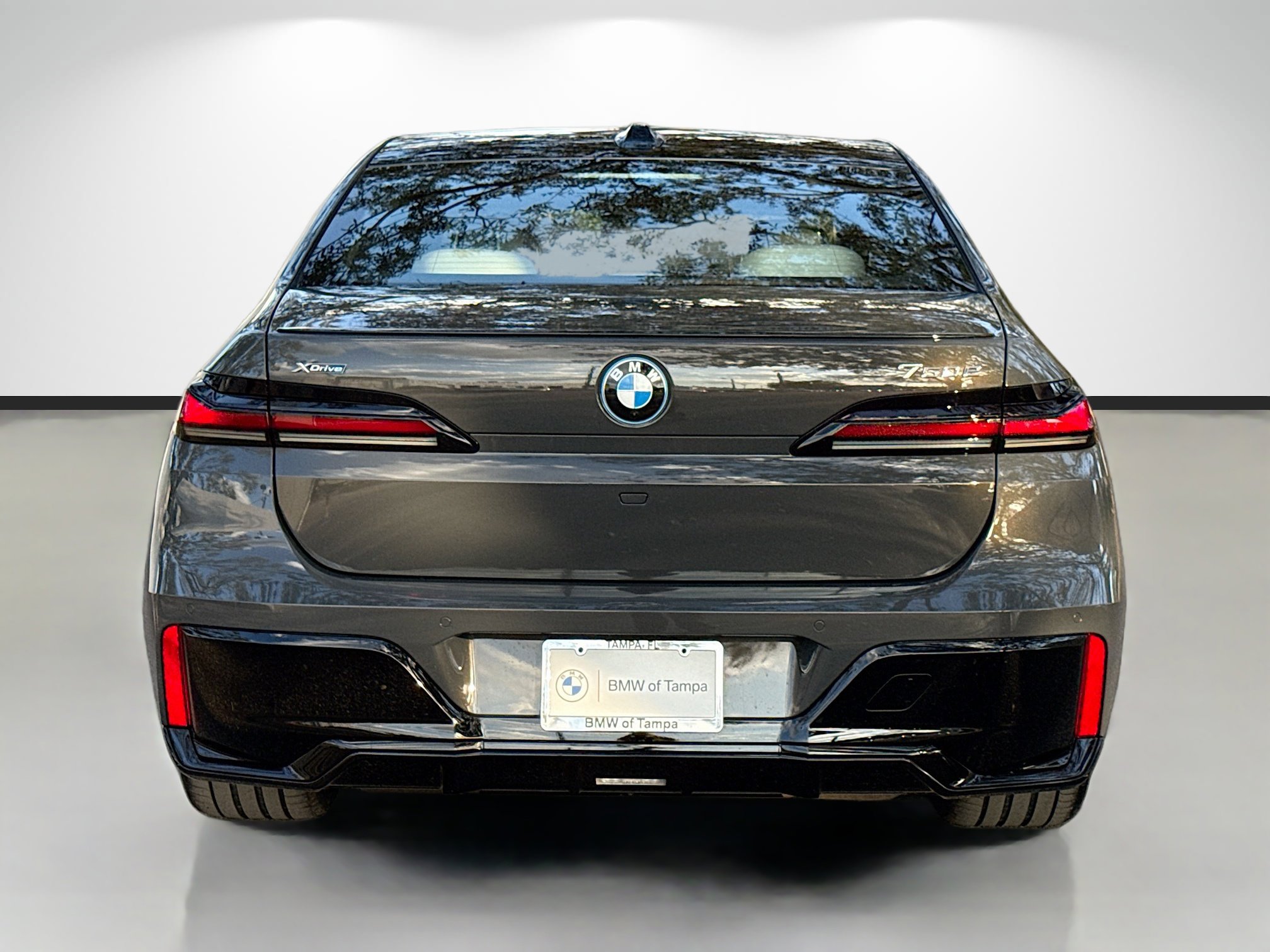 New 2026 BMW 750e xDrive AWD/4WD image 4