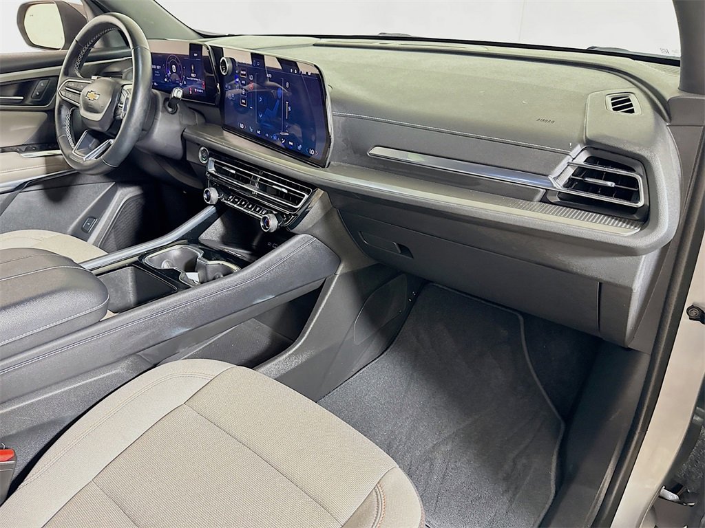 Certified 2025 Chevrolet Traverse LT image 28