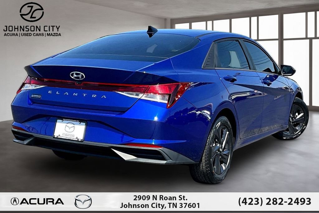 Used 2021 Hyundai Elantra SEL FWD image 2