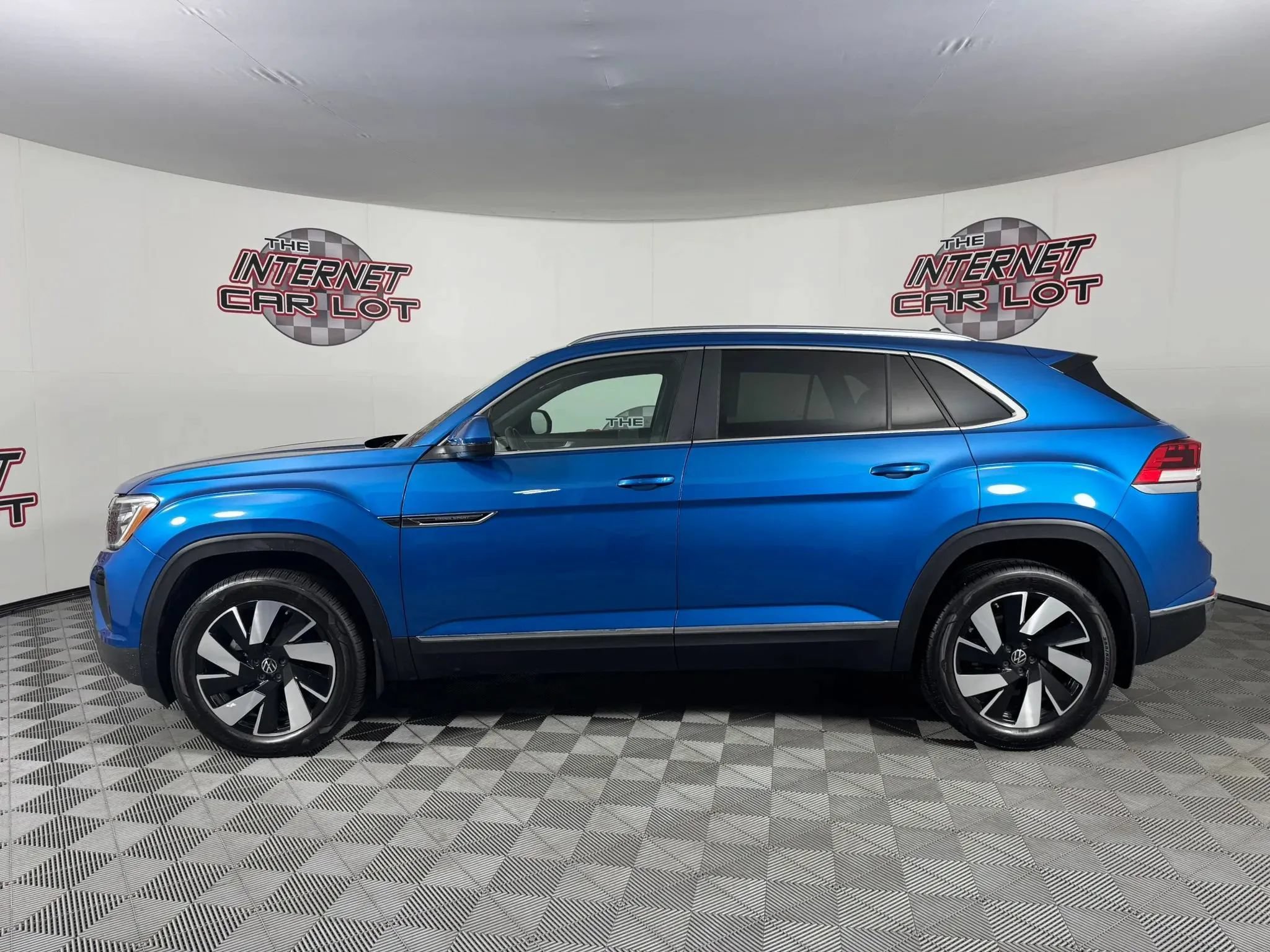 Used 2024 Volkswagen Atlas Cross Sport SEL AWD/4WD image 4
