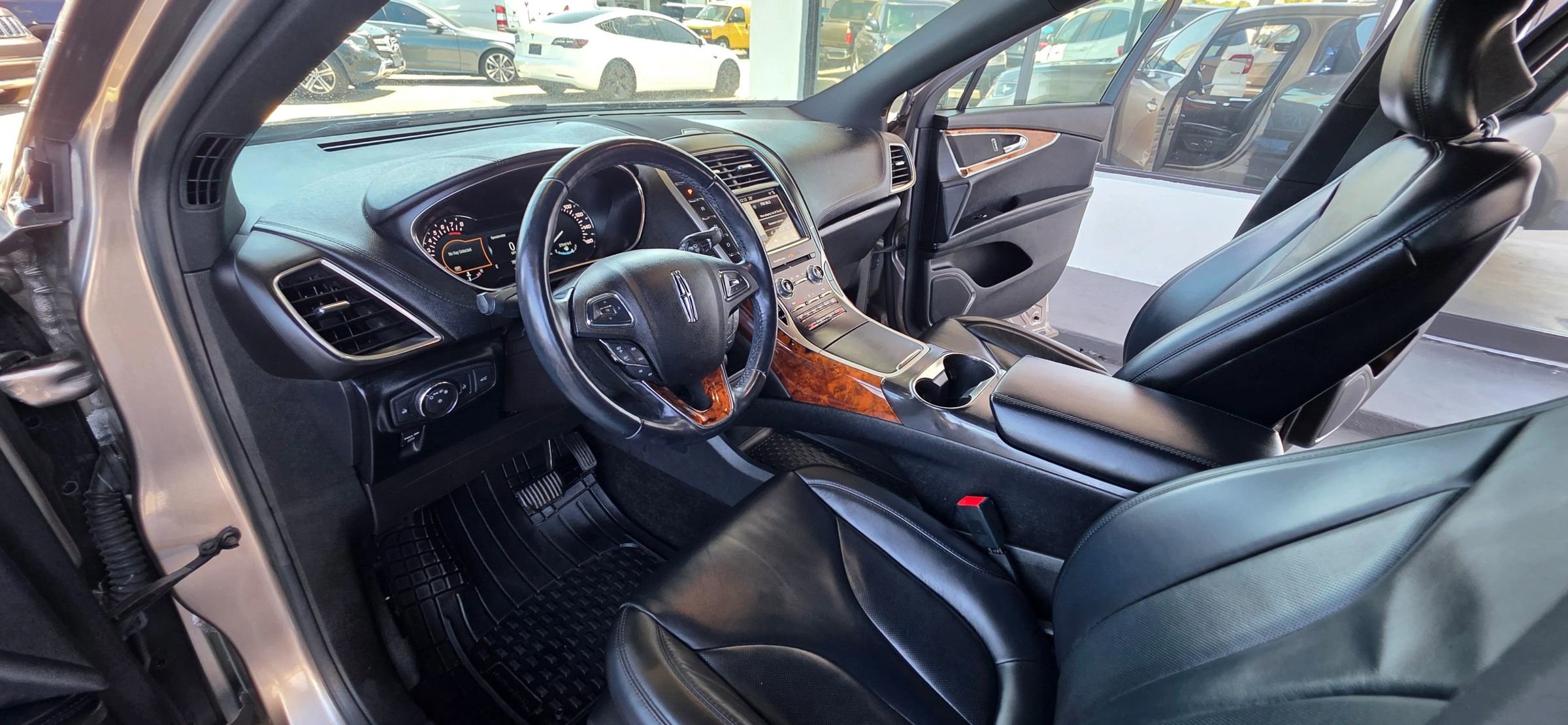 Used 2018 Lincoln MKX Select w/ Select Plus Package image 12