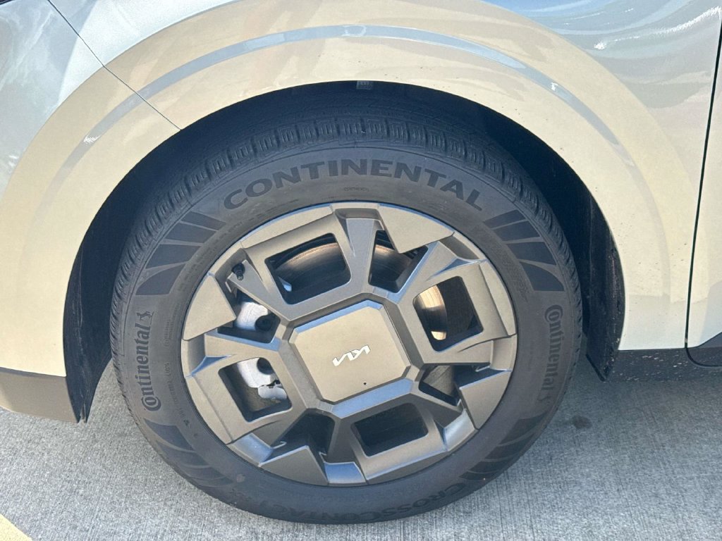 New 2026 Kia Carnival EX FWD image 6