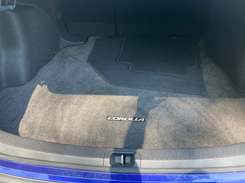 Used 2021 Toyota Corolla SE w/ SE Premium Package FWD image 27