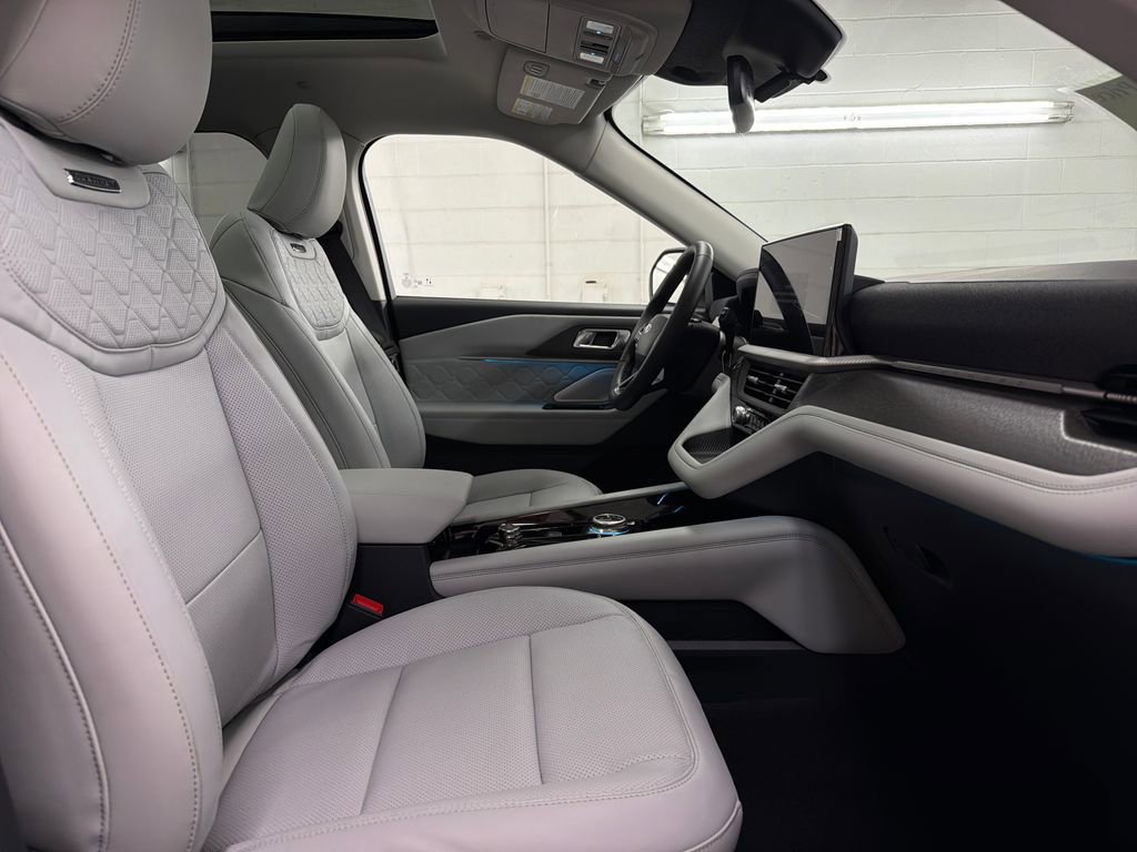 New 2026 Ford Explorer Platinum image 29