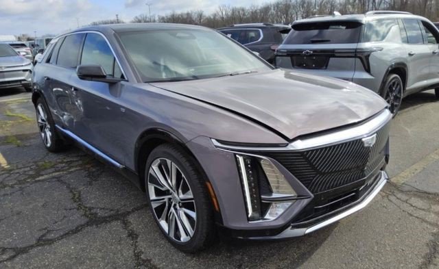 Certified 2025 Cadillac Lyriq Luxury w/ LPO, Floor Liner Package AWD/4WD image 1