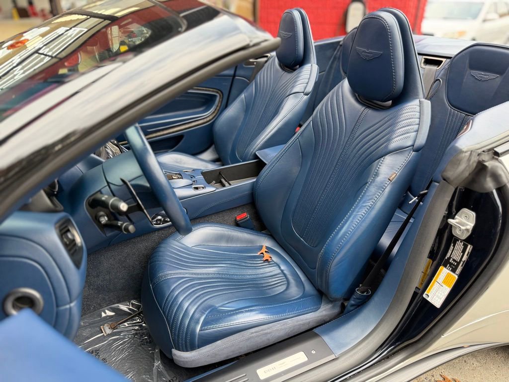 Used 2019 Aston Martin DB11 Volante image 32