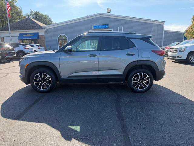 Used 2025 Chevrolet TrailBlazer LT image 1