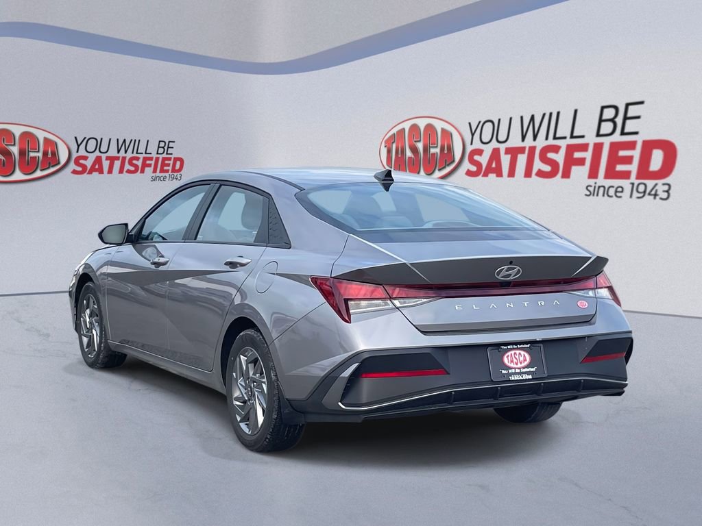 Certified 2024 Hyundai Elantra SEL image 7