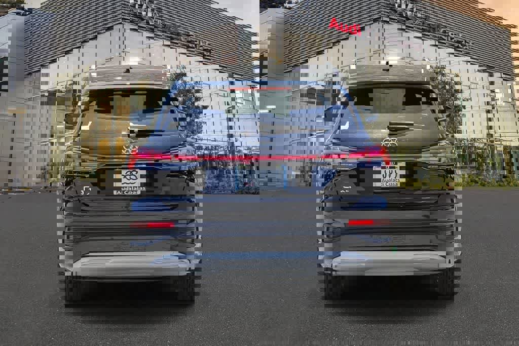 Used 2023 Audi Q4 e-tron Premium Plus w/ Premium Plus image 3