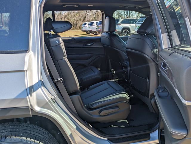 New 2025 Jeep Grand Cherokee L Limited w/ Luxury Tech Group II image 33