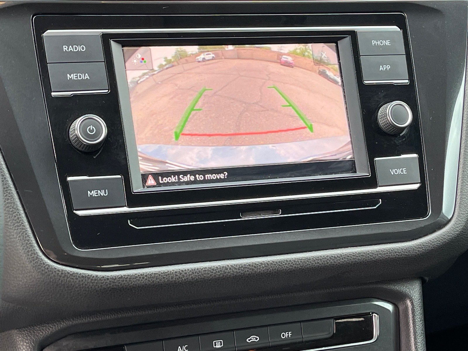 Used 2021 Volkswagen Tiguan S FWD image 25