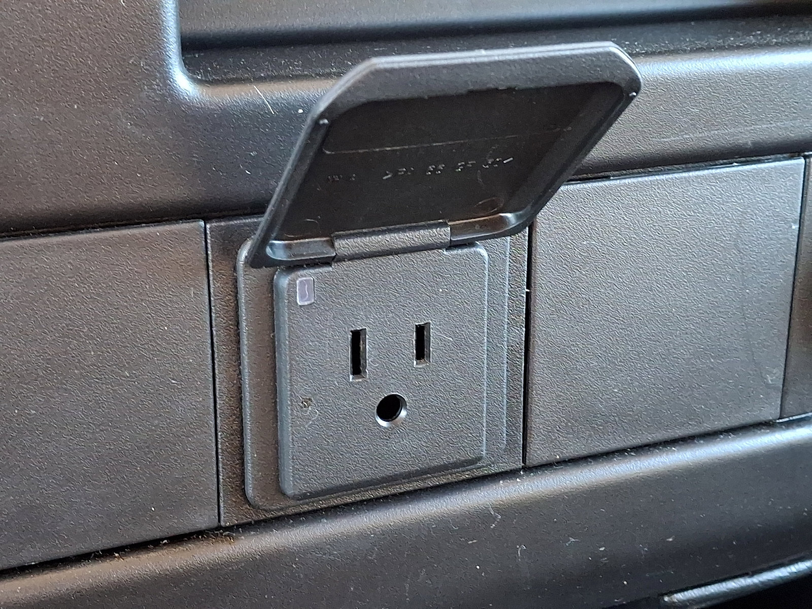 Used 2024 Chevrolet Express 2500 w/ Driver Convenience Package image 21