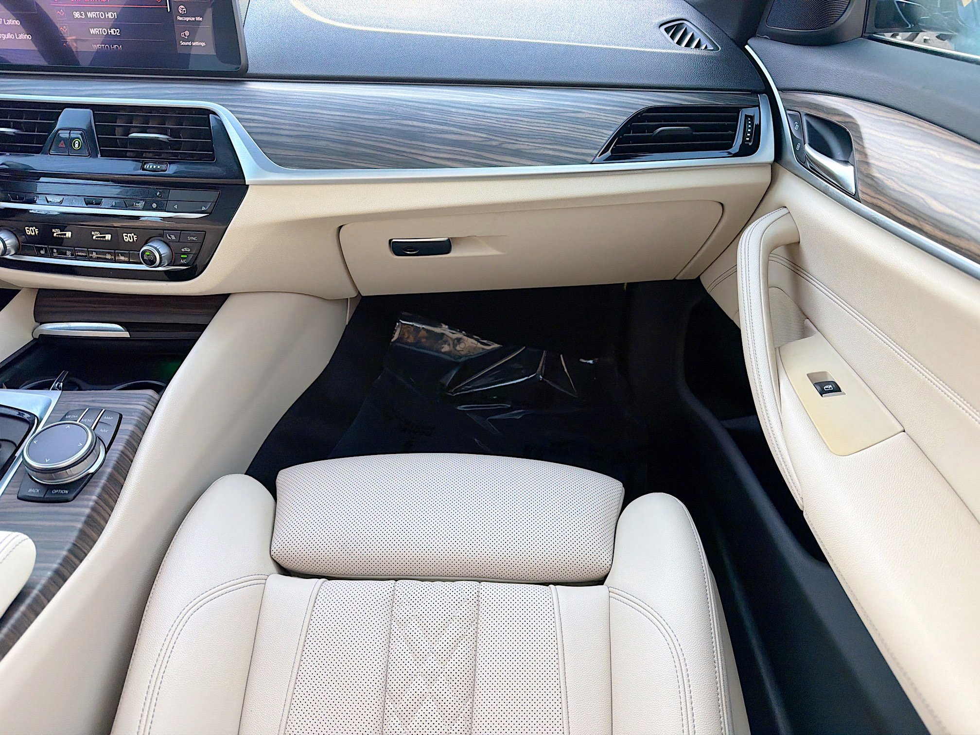 Used 2023 BMW 530i image 18