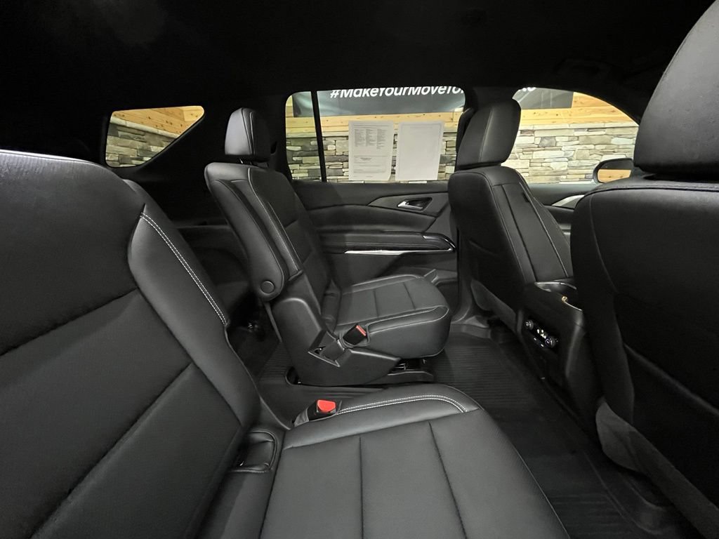 Used 2025 Chevrolet Traverse LT w/ Driver Confidence Package AWD/4WD image 46