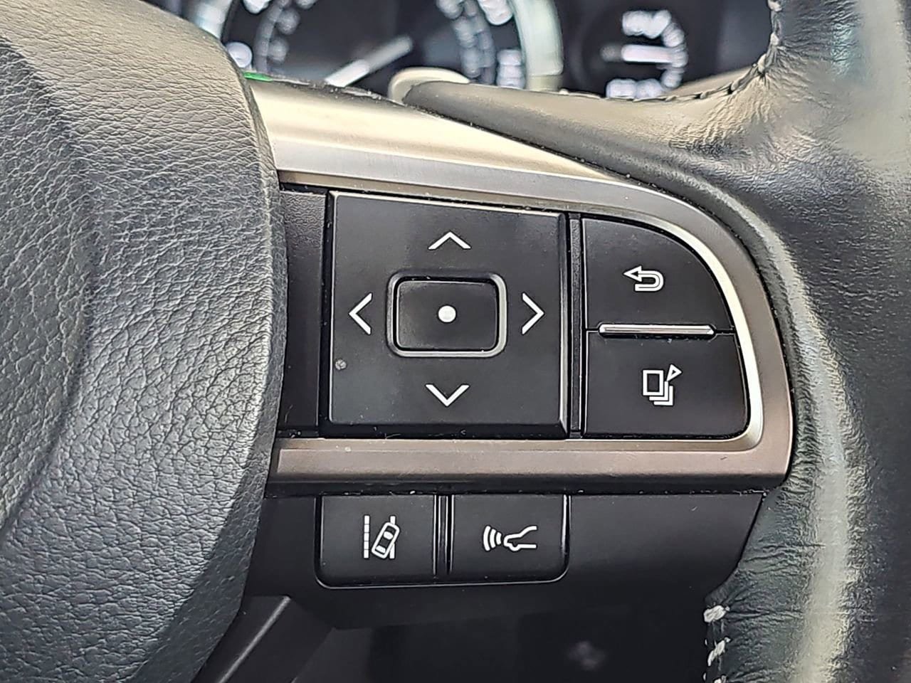 Used 2016 Lexus LX 570 4WD w/ Luxury Package image 24