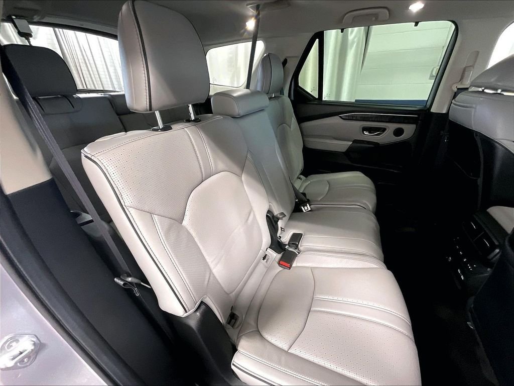 Used 2023 Honda Pilot Elite image 16