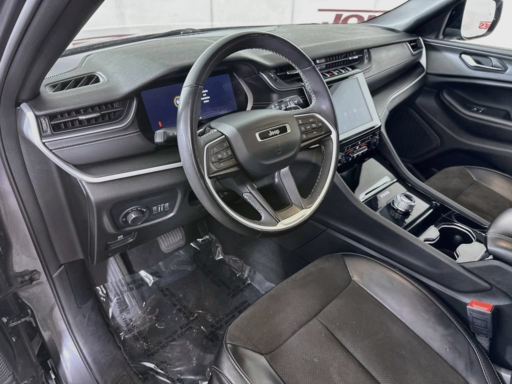 Used 2023 Jeep Grand Cherokee L Laredo AWD/4WD image 18