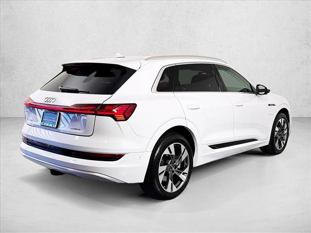 Used 2022 Audi e-tron Premium Plus w/ Premium Plus Package AWD/4WD image 5