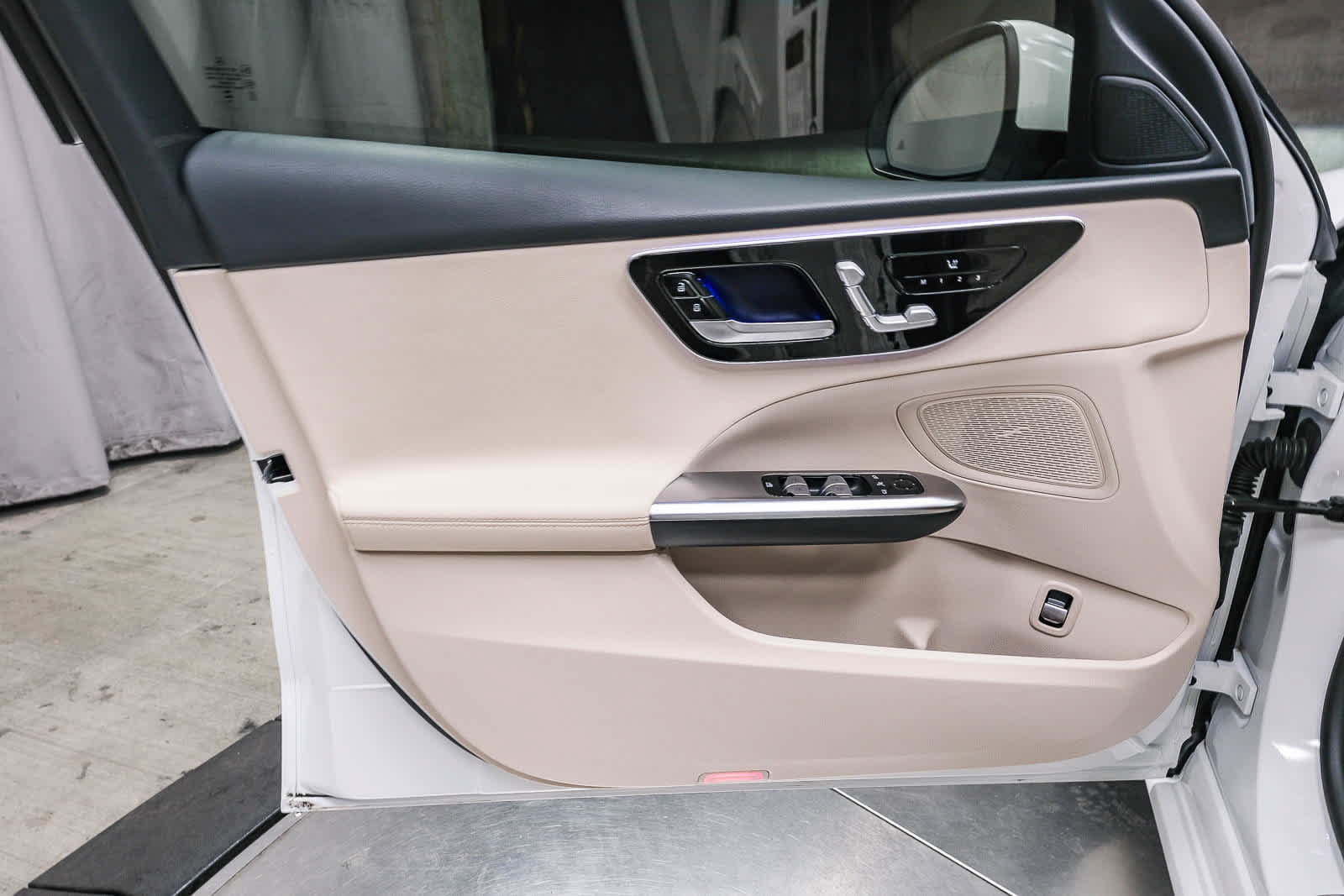 Certified 2025 Mercedes-Benz C 300 4MATIC Sedan image 25