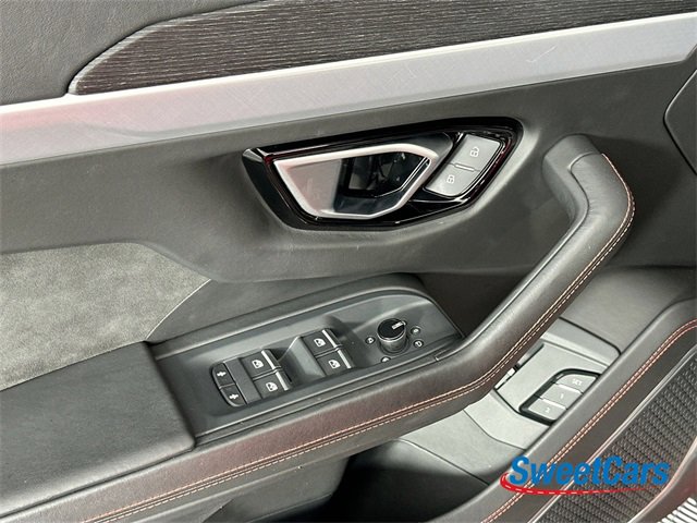 Used 2020 Lamborghini Urus Base image 40