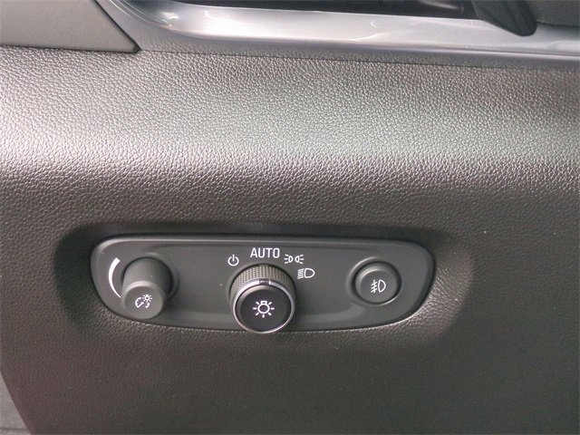 Used 2020 Chevrolet Traverse LT image 18