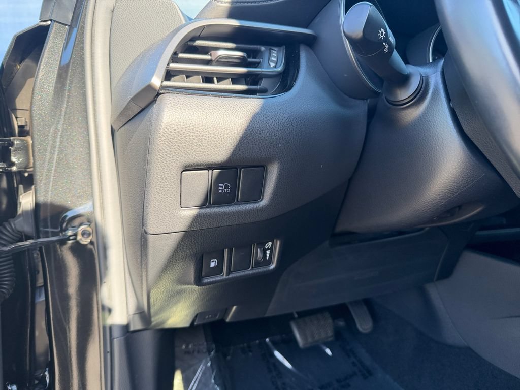 Used 2019 Toyota C-HR XLE FWD image 20
