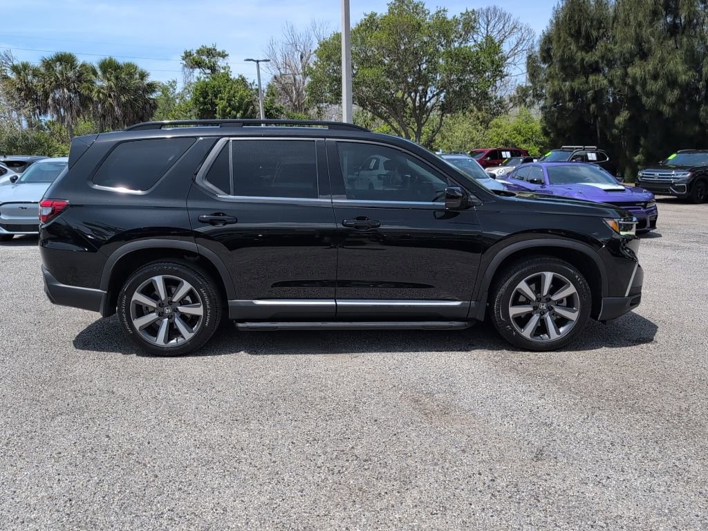 Used 2024 Honda Pilot Touring image 2