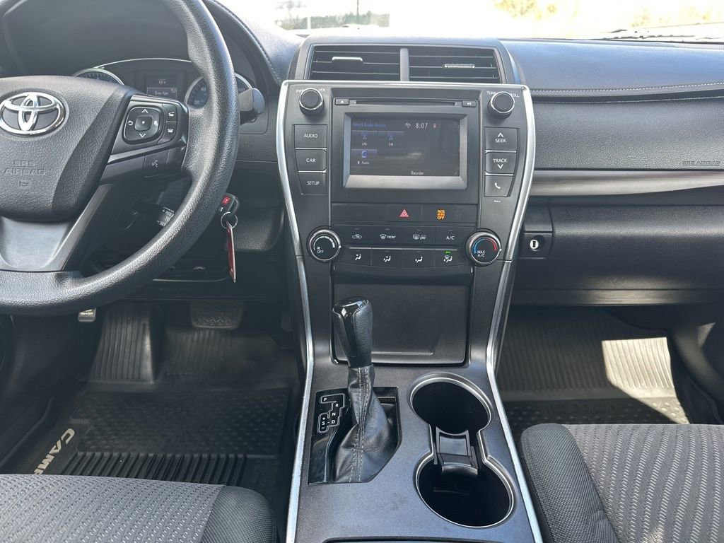 Used 2017 Toyota Camry LE image 19
