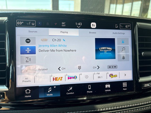 New 2027 Chrysler Pacifica Select FWD image 11