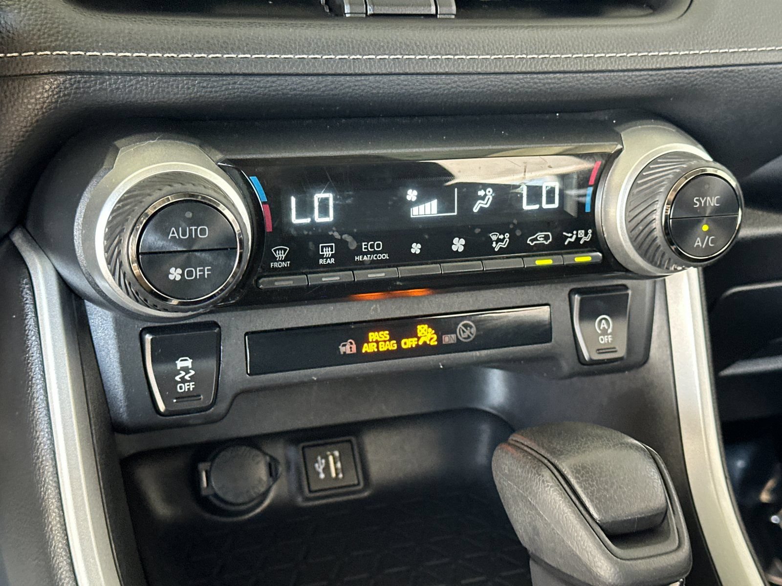 Used 2024 Toyota RAV4 XLE FWD image 18