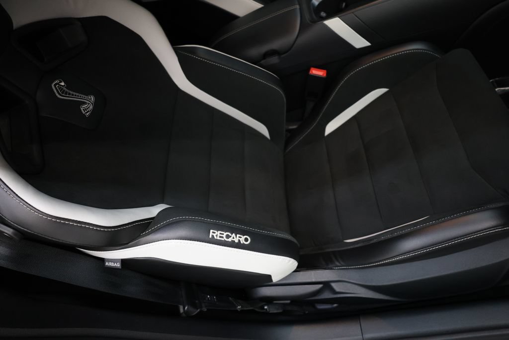 Used 2022 Ford Mustang Shelby GT500 w/ Carbon Fiber Track Pack RWD image 94