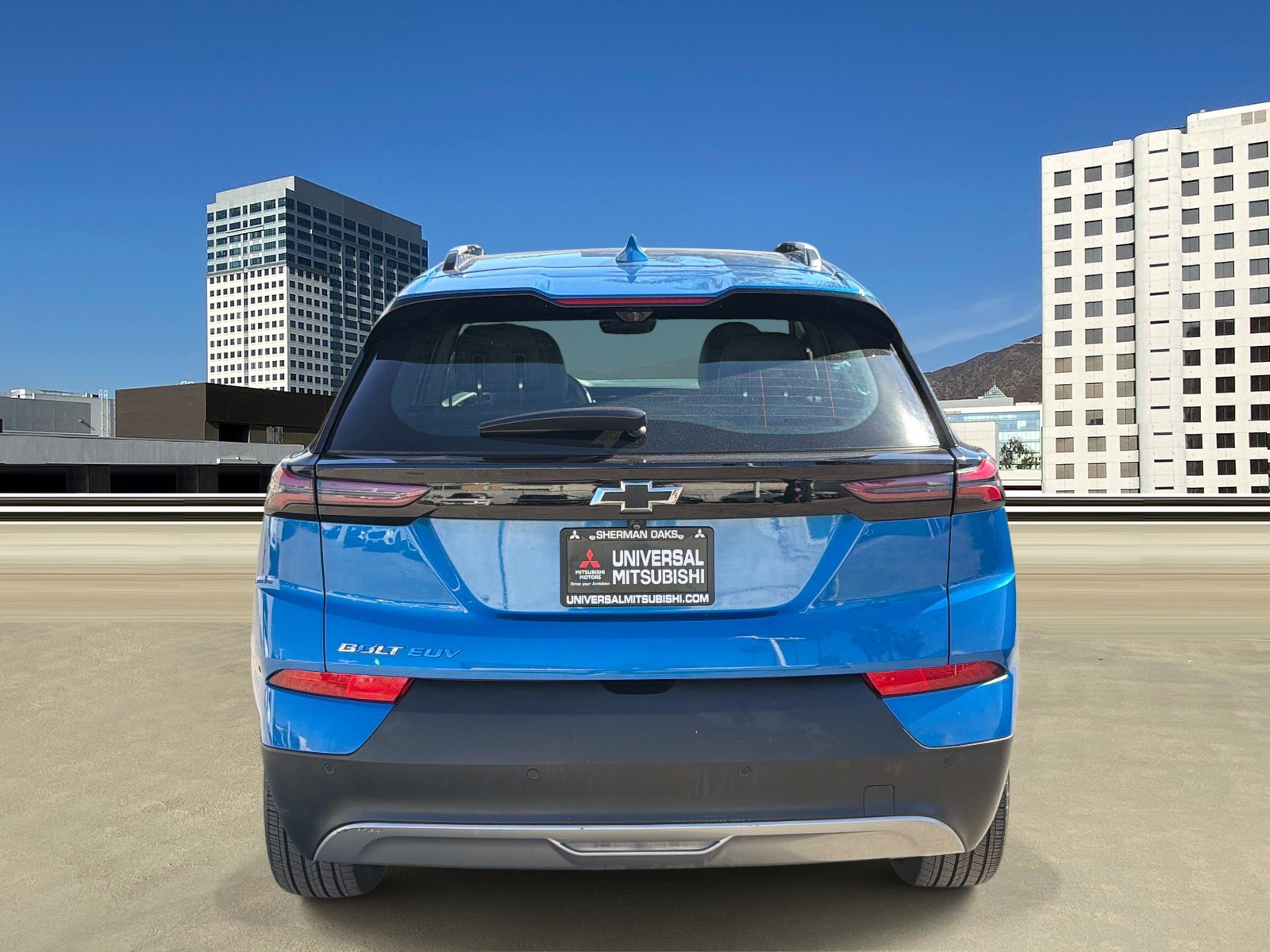 Used 2023 Chevrolet Bolt EUV Premier FWD image 3