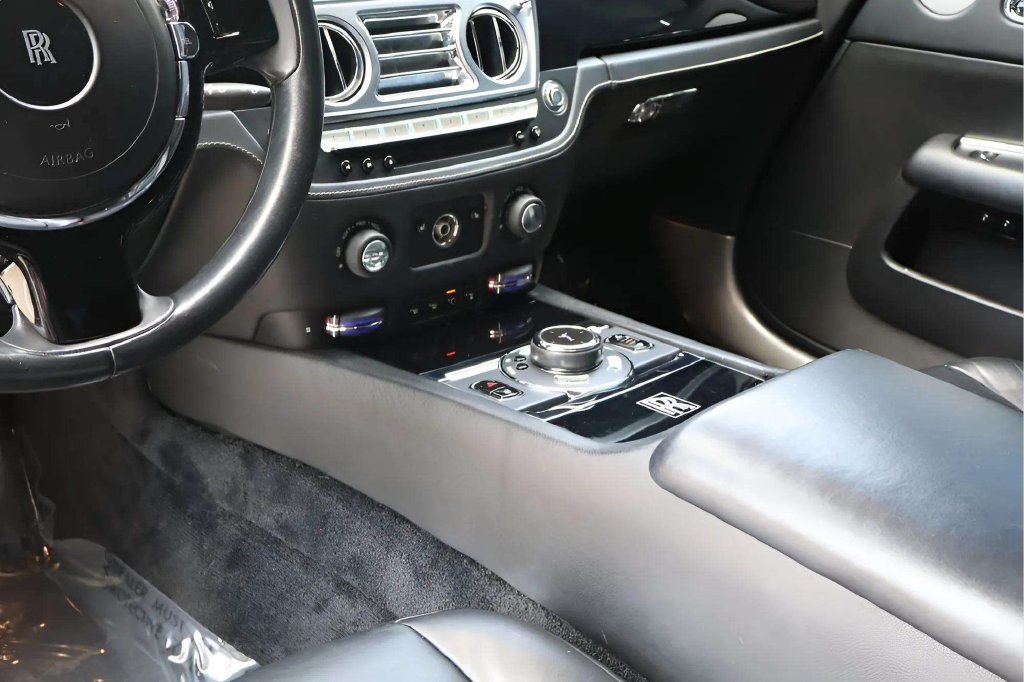 Used 2015 Rolls-Royce Wraith RWD image 14