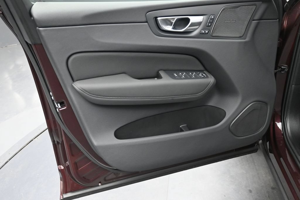 New 2026 Volvo XC60 T8 Ultra w/ Climate Package AWD/4WD image 9