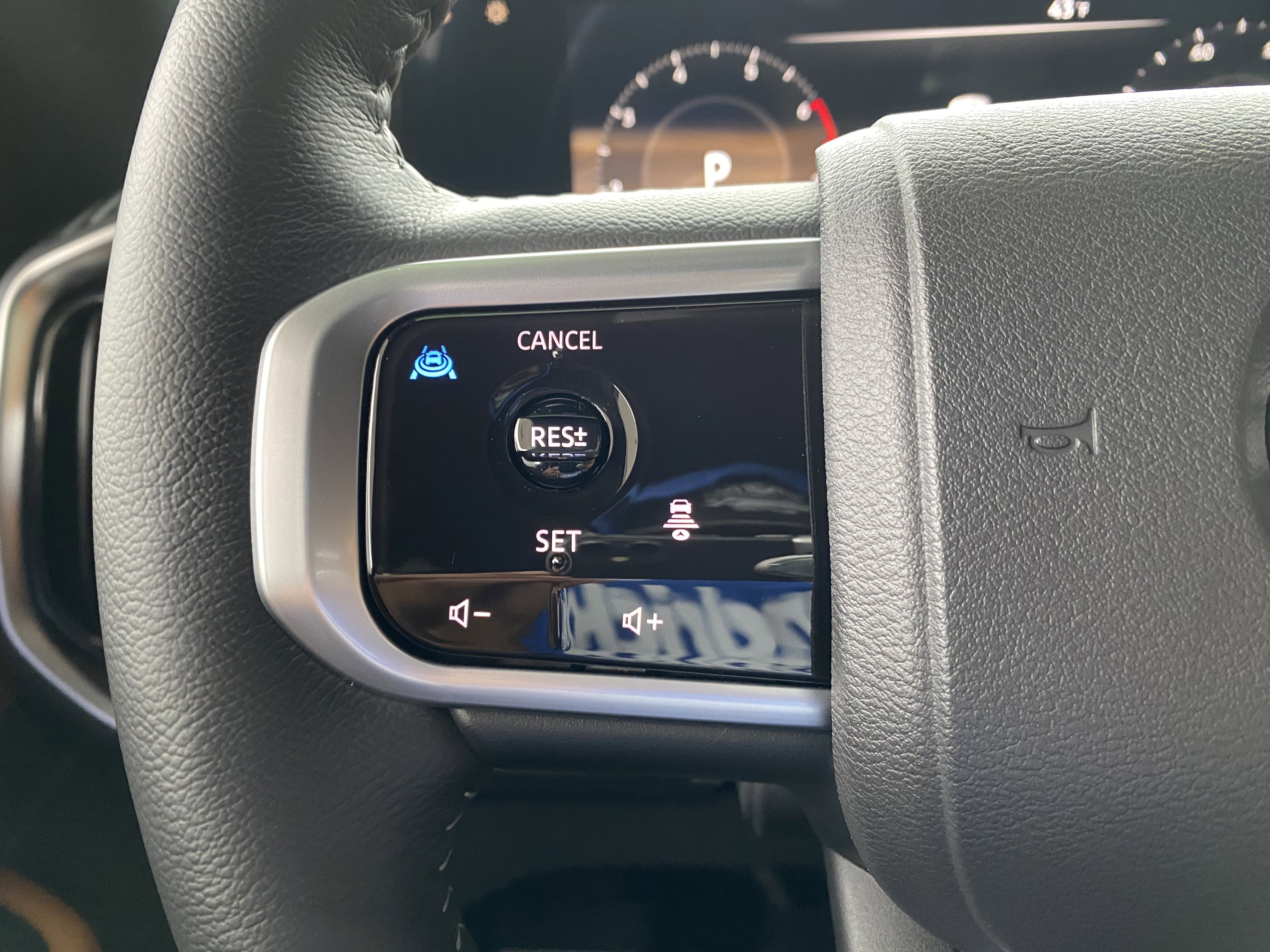 Used 2025 Nissan Armada SL image 19