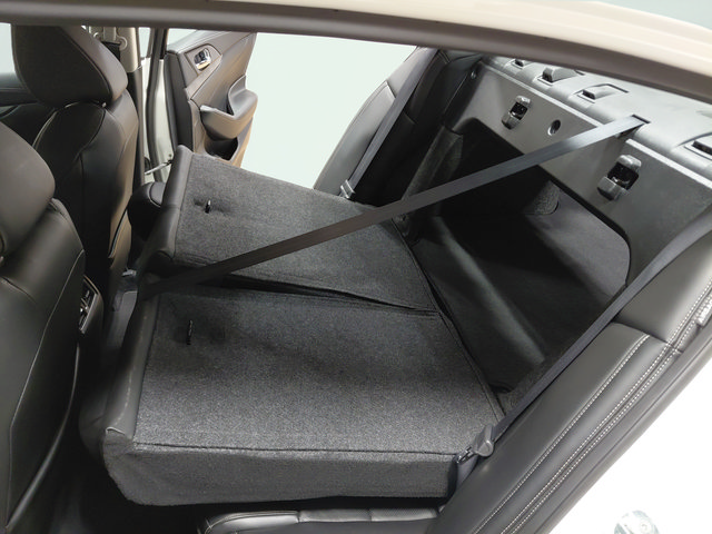 Used 2023 Nissan Maxima SV w/ Floor Mat Group FWD image 15