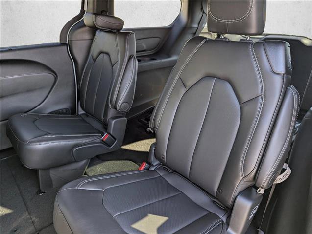 New 2026 Chrysler Pacifica Select image 25