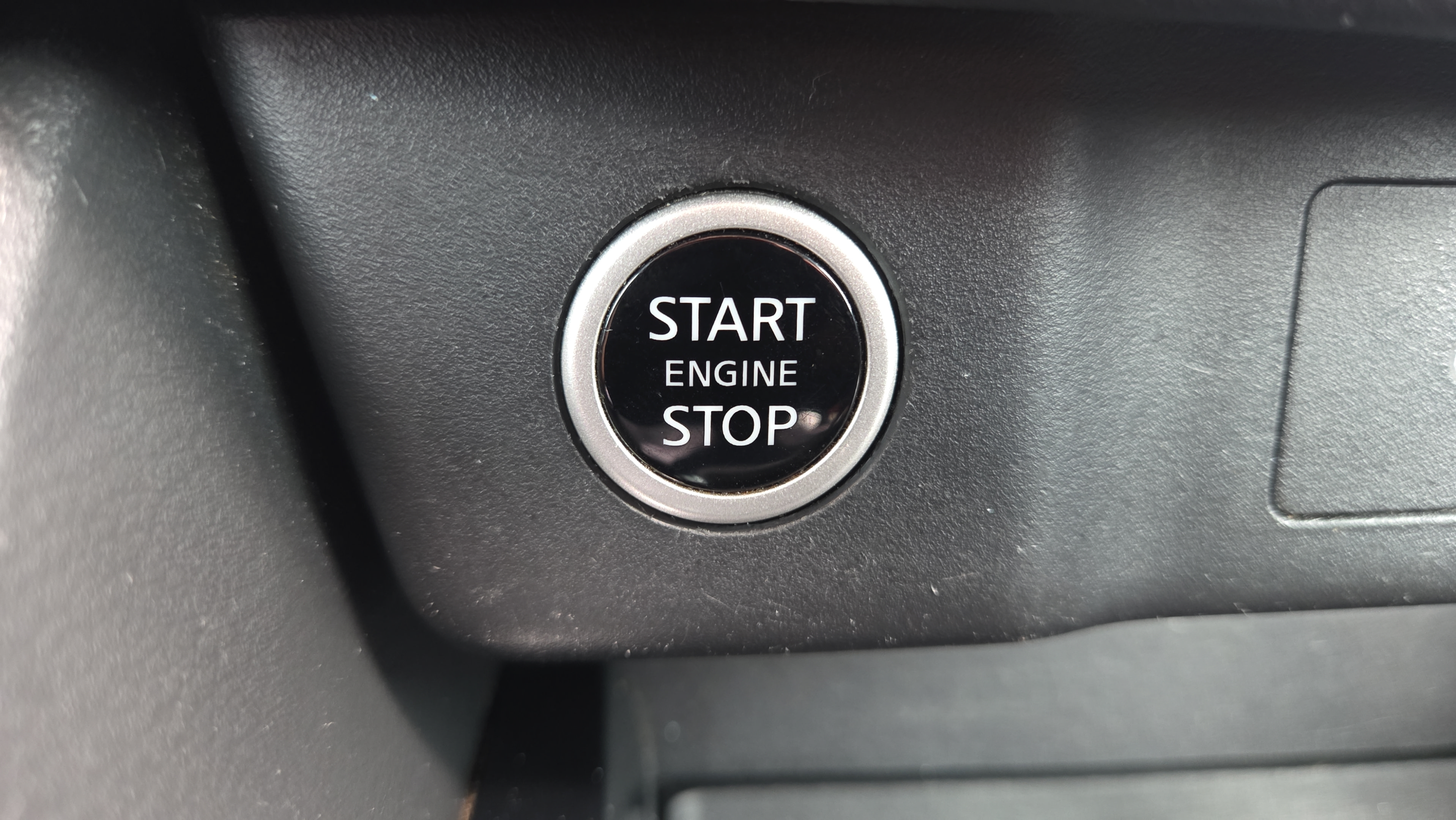 Used 2023 Nissan Rogue S AWD/4WD image 38