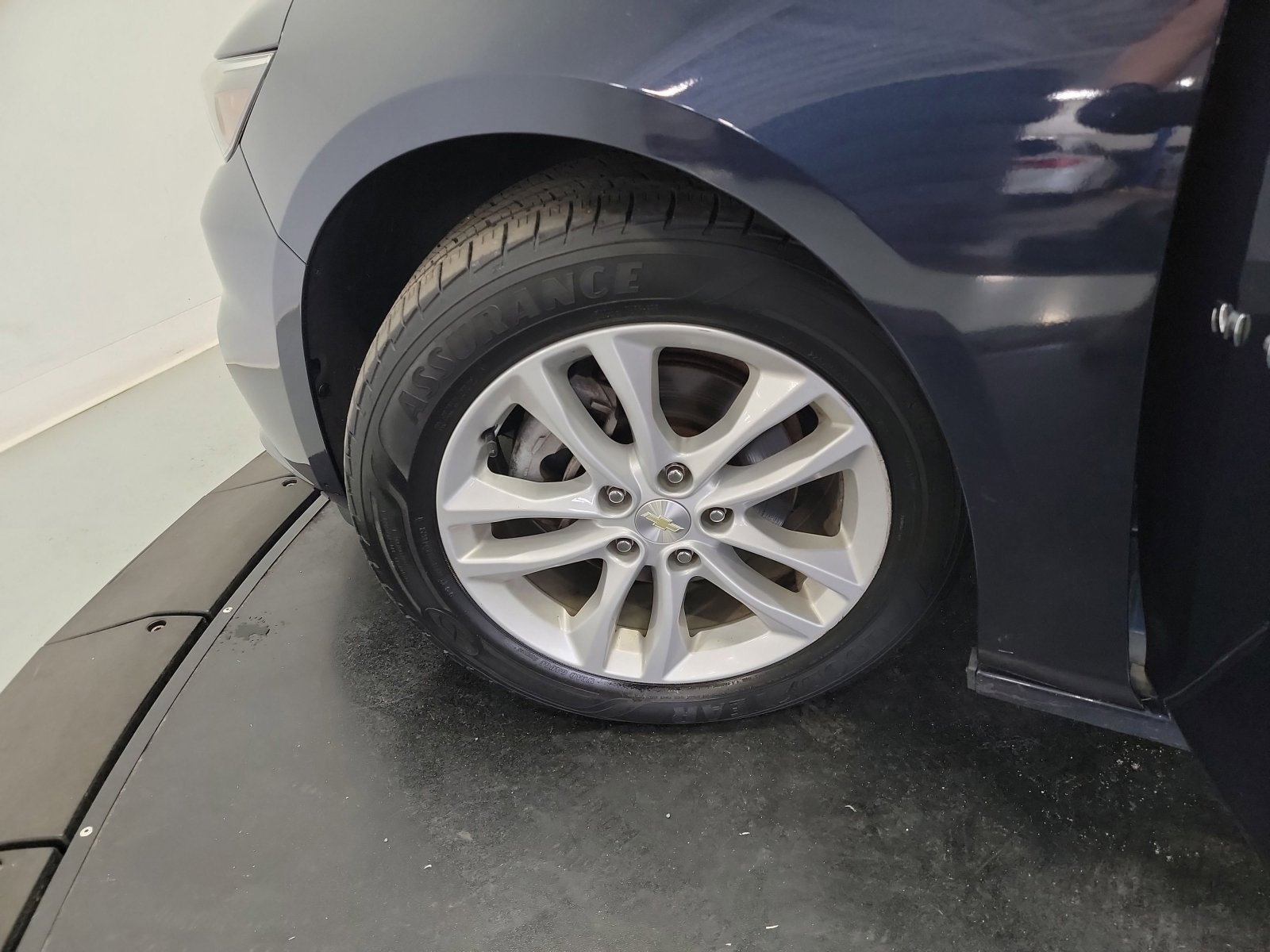 Used 2017 Chevrolet Malibu LT w/ Leather Package FWD image 29