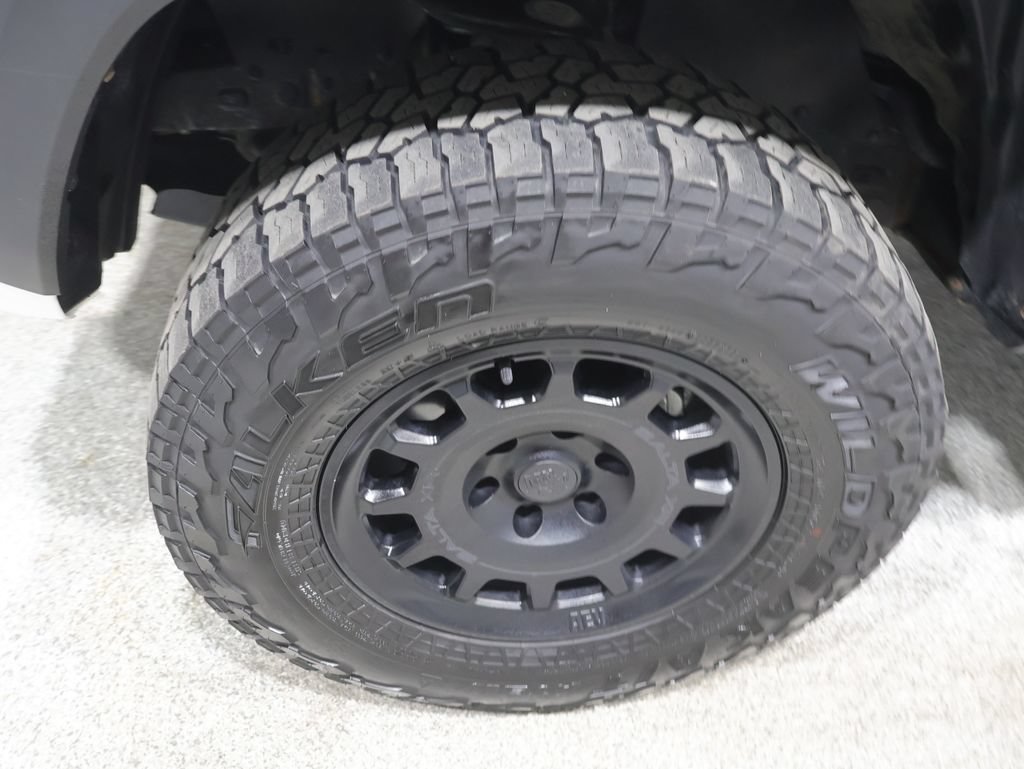 Used 2022 Toyota Tacoma TRD Off-Road w/ TRD Premium Off Road Package AWD/4WD image 10