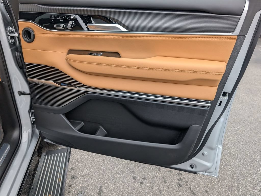 New 2026 Jeep Grand Wagoneer Summit AWD/4WD image 33