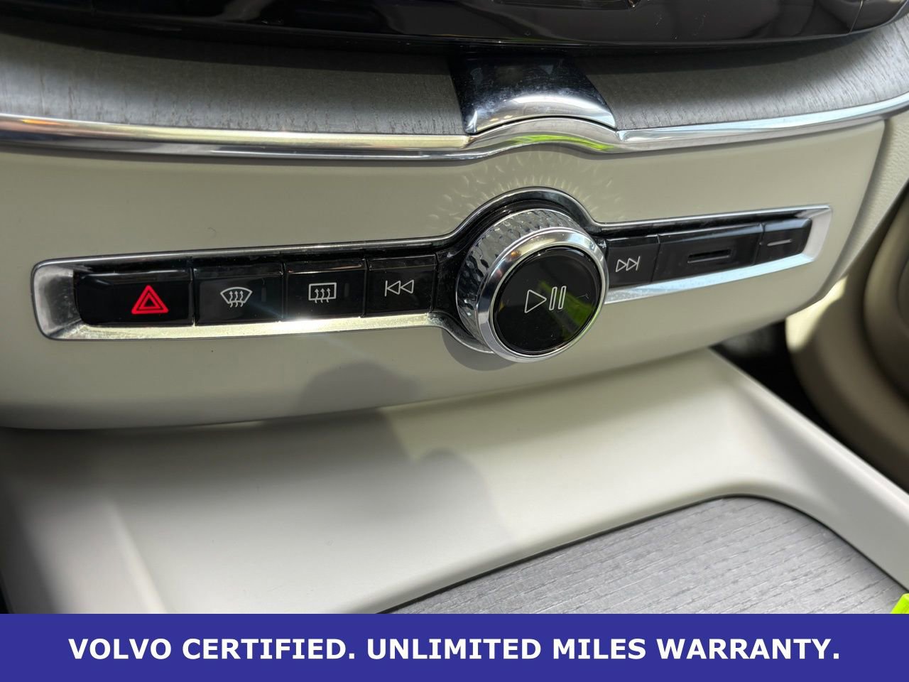 Certified 2024 Volvo XC60 T8 Plus w/ Protection Package Premier image 20