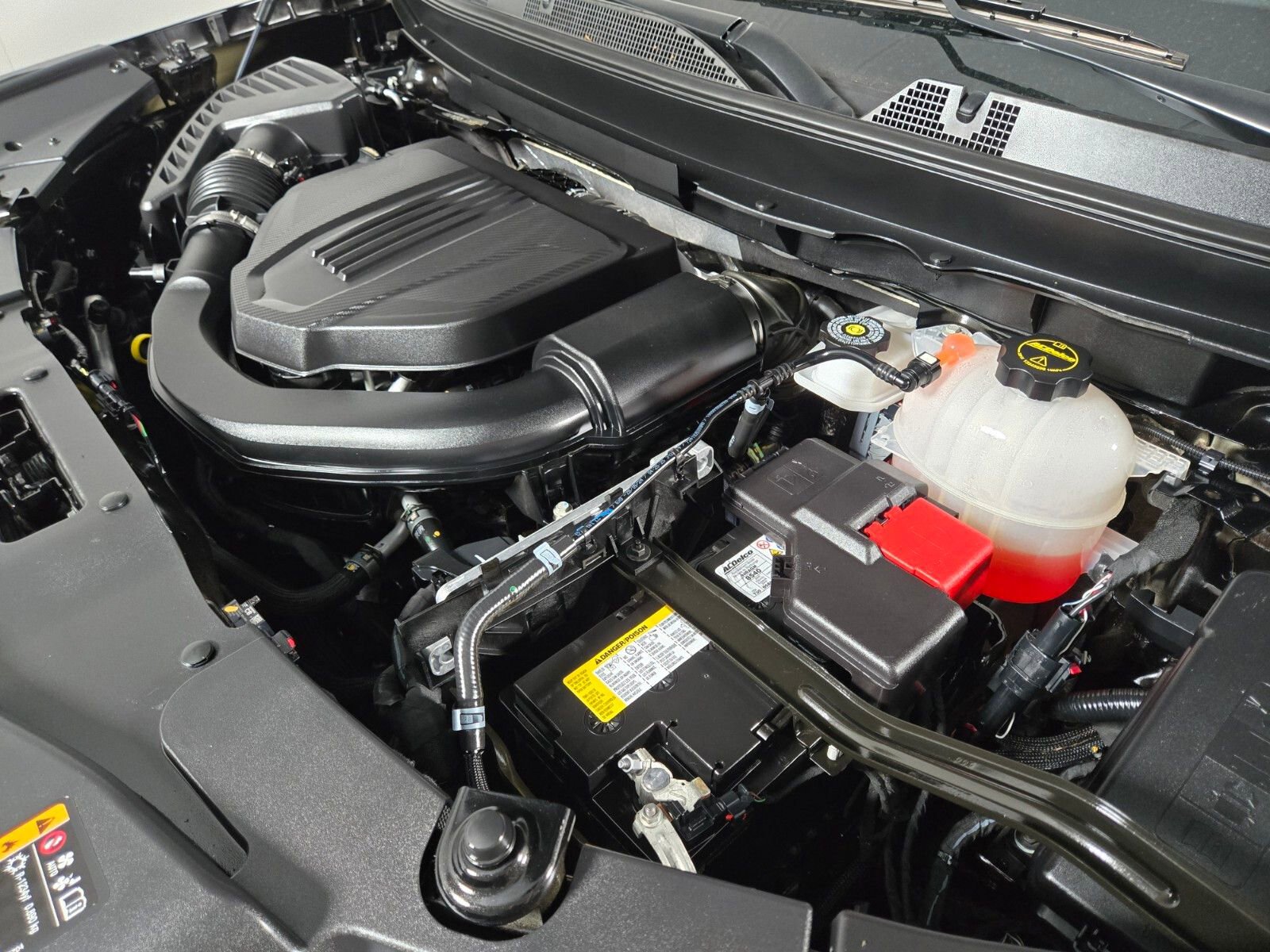 Used 2025 Chevrolet Traverse LT FWD image 20