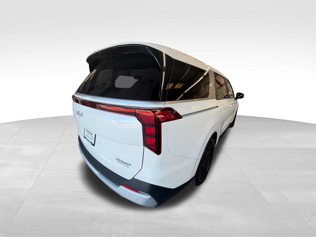Used 2025 Kia Carnival FWD image 6
