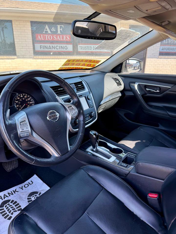 Used 2017 Nissan Altima 3.5 SL w/ 3.5SL Technology Package FWD image 3