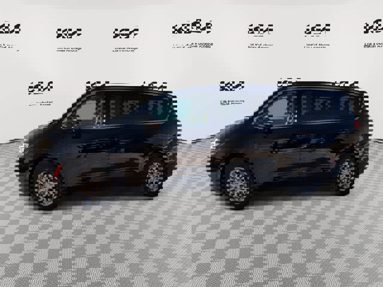 Used 2024 Chrysler Pacifica Touring-L image 5