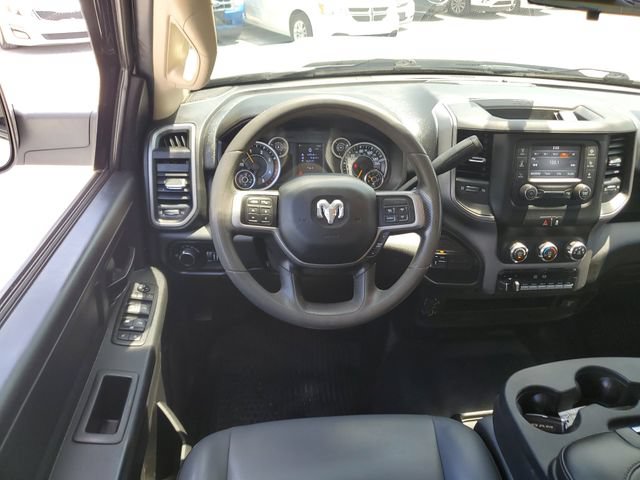 Used 2020 RAM 5500 Tradesman w/ Chrome Appearance Group AWD/4WD image 11