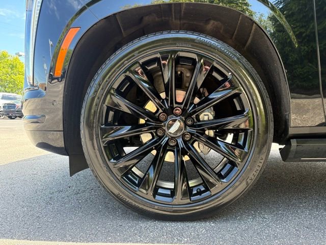 Certified 2025 Cadillac Escalade ESV Sport Platinum w/ LPO, ONYX Package AWD/4WD image 13