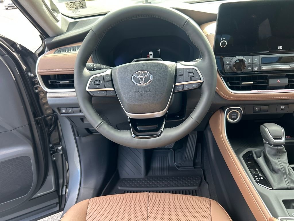 New 2026 Toyota Grand Highlander Platinum image 13